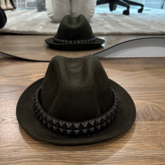 Stylish Dark Green Fedora with Studded Band- 100% wool from Hollywood Trading Co - Picture 2 of 6